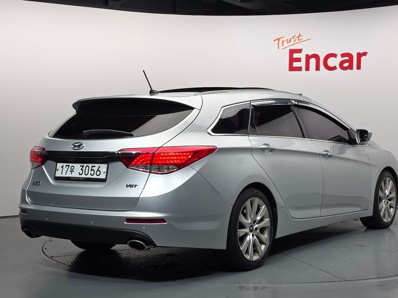 2012 Hyundai i40 1.7 VGT Modern photo 2
