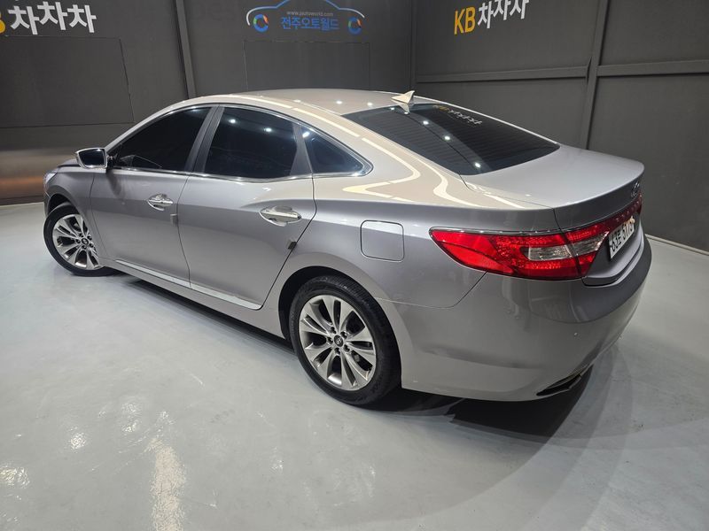 2012 Hyundai Grandeur LPG HG300 Executive photo 4