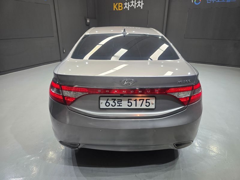 2012 Hyundai Grandeur LPG HG300 Executive photo 5