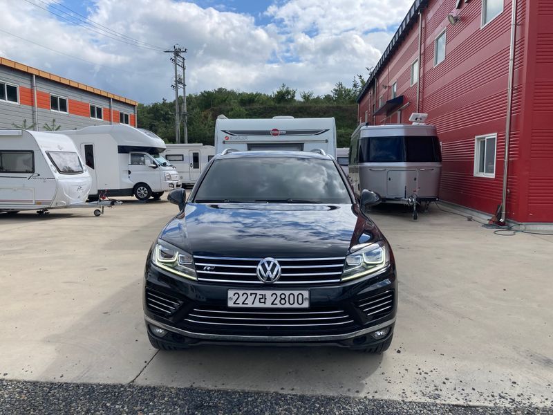 2016 Volkswagen Touareg V6 3.0 TDI R-Line 7P5 photo 3