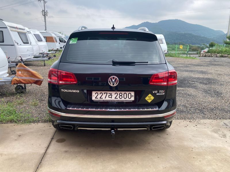 2016 Volkswagen Touareg V6 3.0 TDI R-Line 7P5 photo 4
