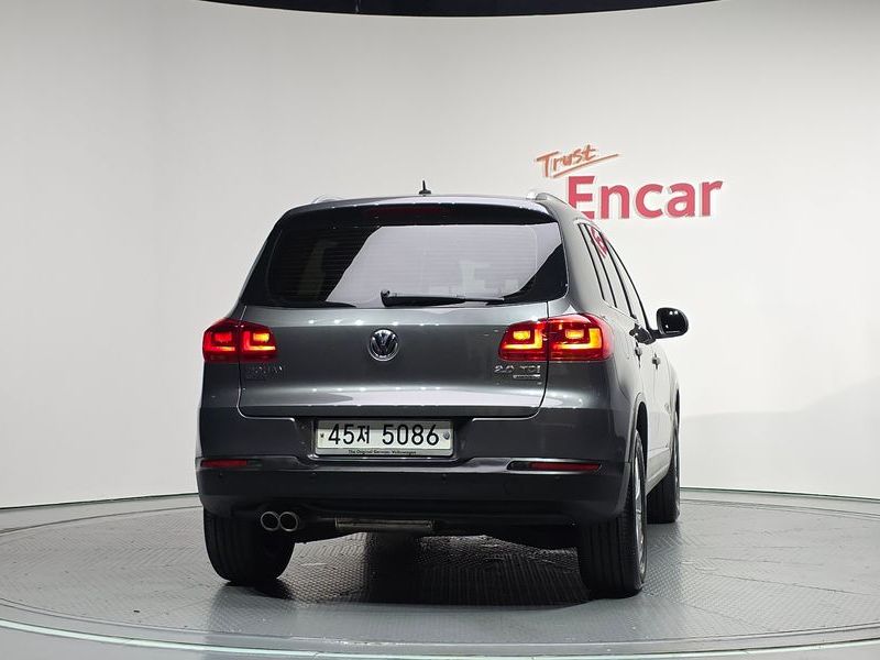2013 Volkswagen Tiguan 2.0 TDI Comfort 5N photo 4
