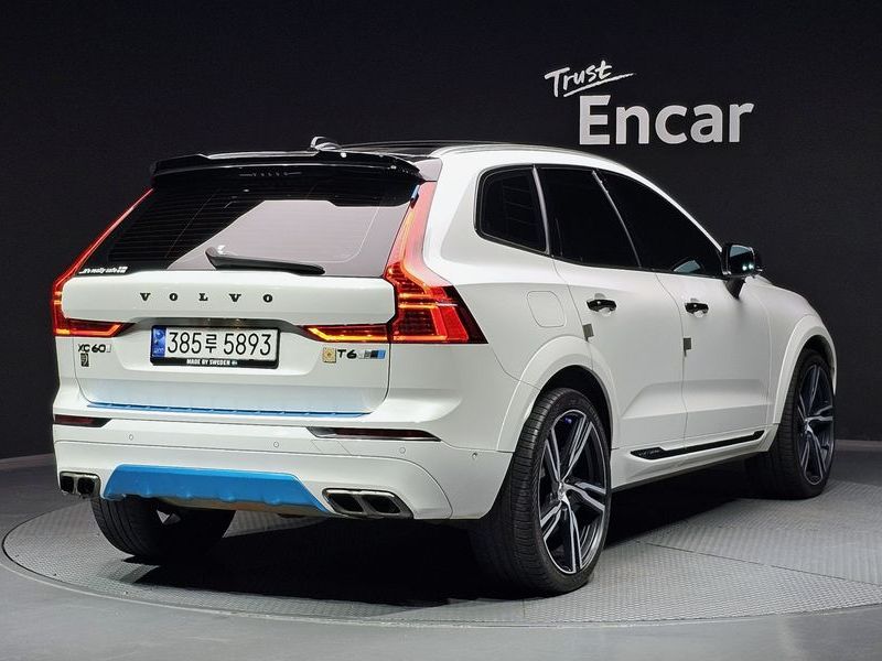 2018 Volvo XC60 T6 Inscription photo 2