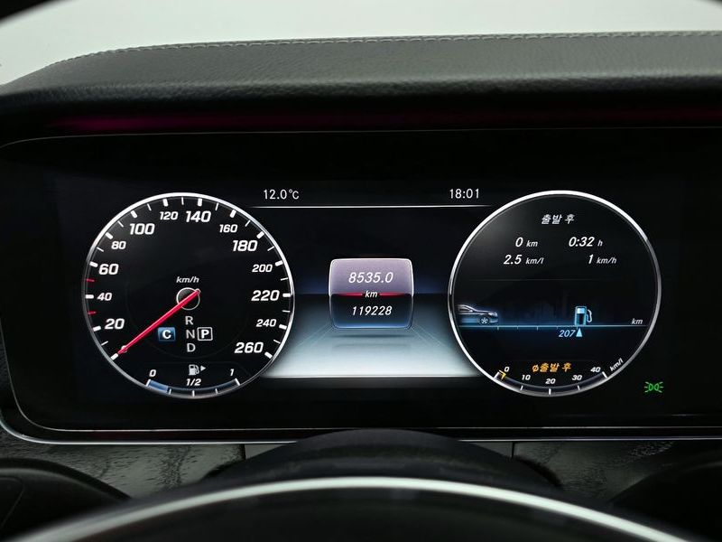 2017 Mercedes-Benz E-Class E220d Coupe photo 8