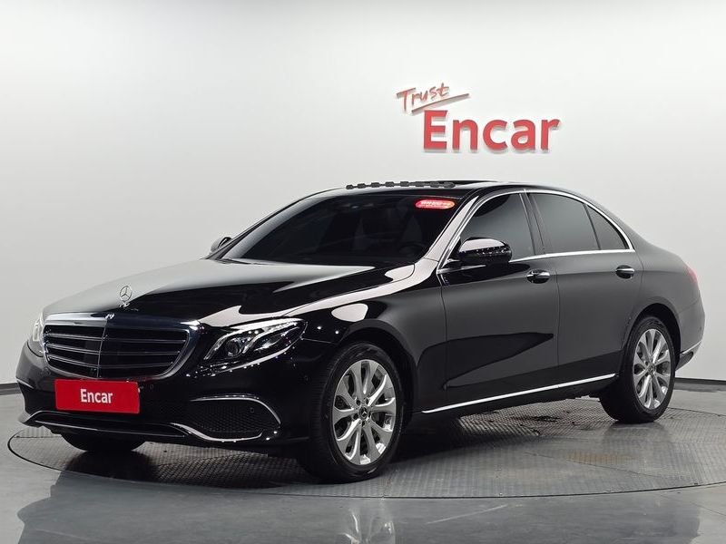 2020 Mercedes-Benz E-Class E300 4MATIC Exclusive photo 11