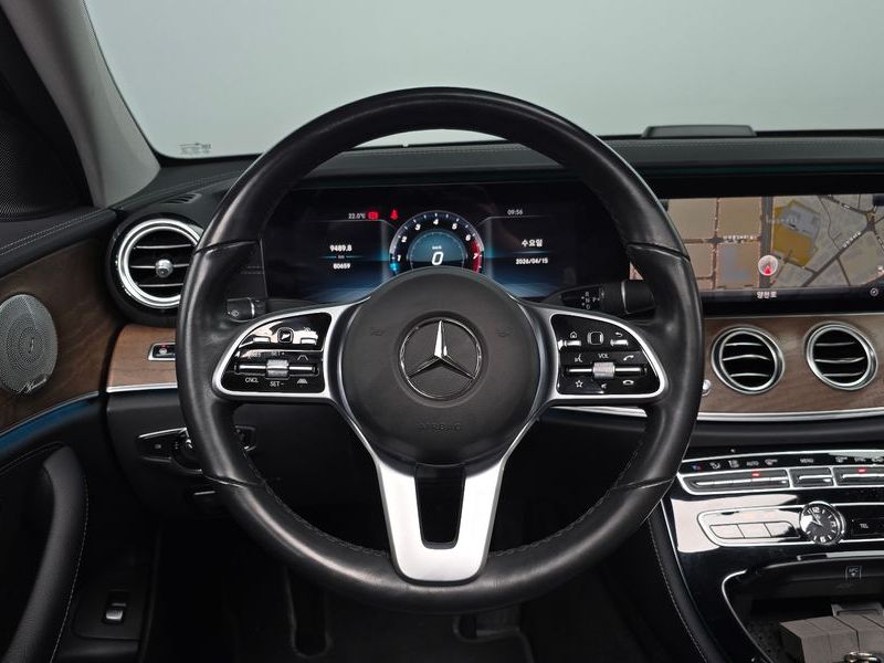 2020 Mercedes-Benz E-Class E300 4MATIC Exclusive photo 14