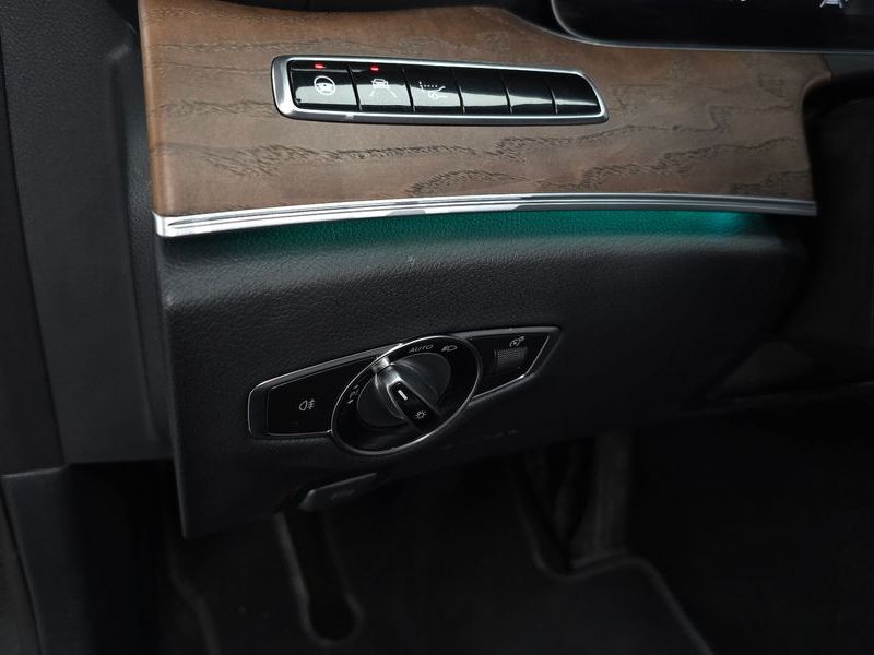2020 Mercedes-Benz E-Class E300 4MATIC Exclusive photo 17