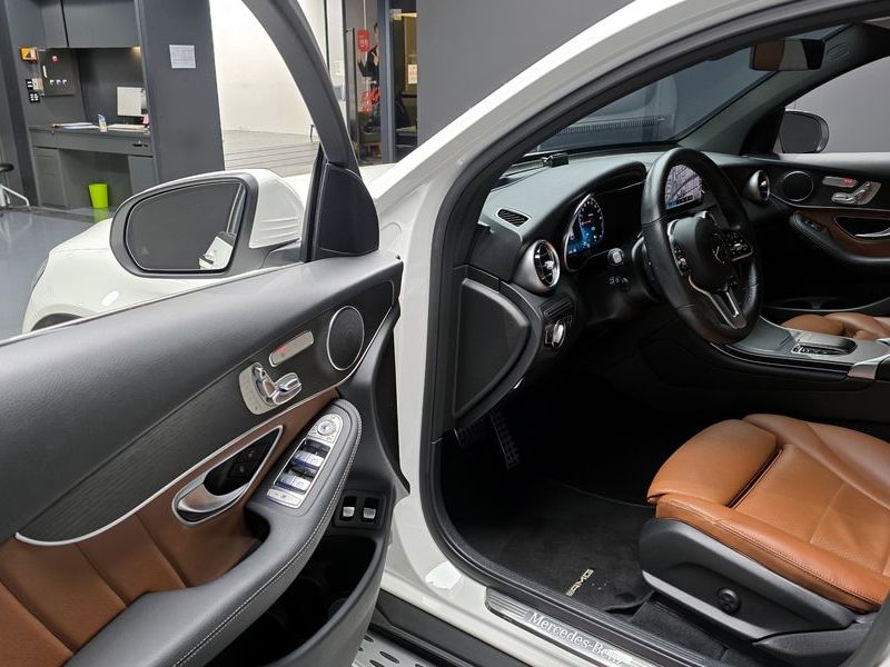 2021 Mercedes-Benz C-Class GLC300e 4MATIC Coupe photo 11