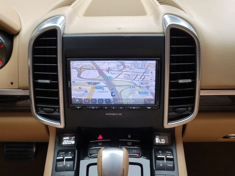 2012 Porsche Cayenne 3.0 S Hybrid 958 photo 14