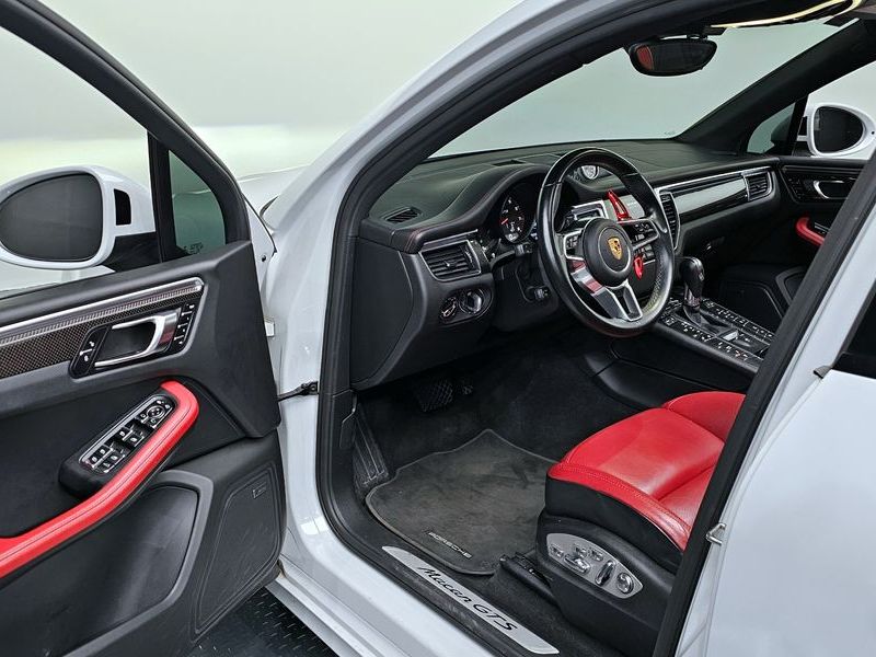 2018 Porsche Macan 3.0 GTS 95B photo 10
