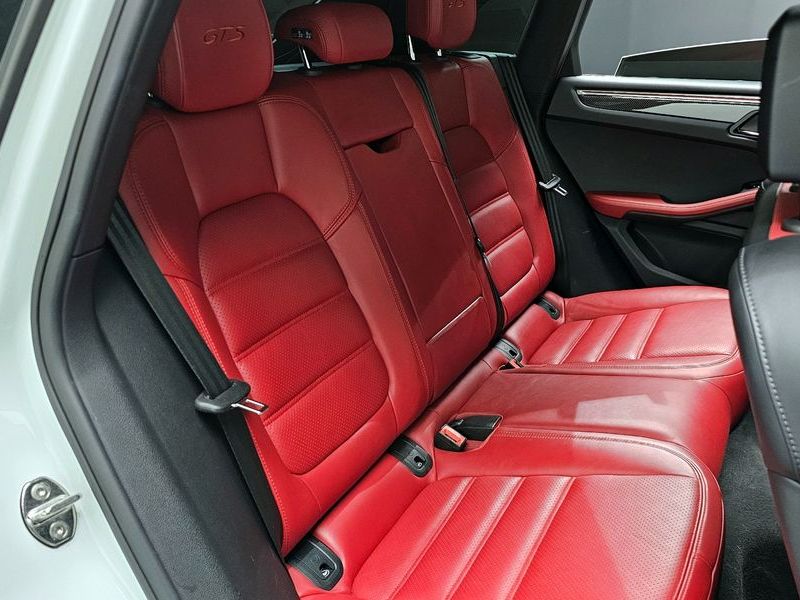 2018 Porsche Macan 3.0 GTS 95B photo 11