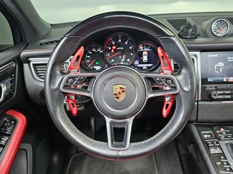 2018 Porsche Macan 3.0 GTS 95B photo 13