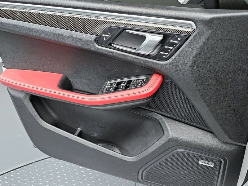 2018 Porsche Macan 3.0 GTS 95B photo 24