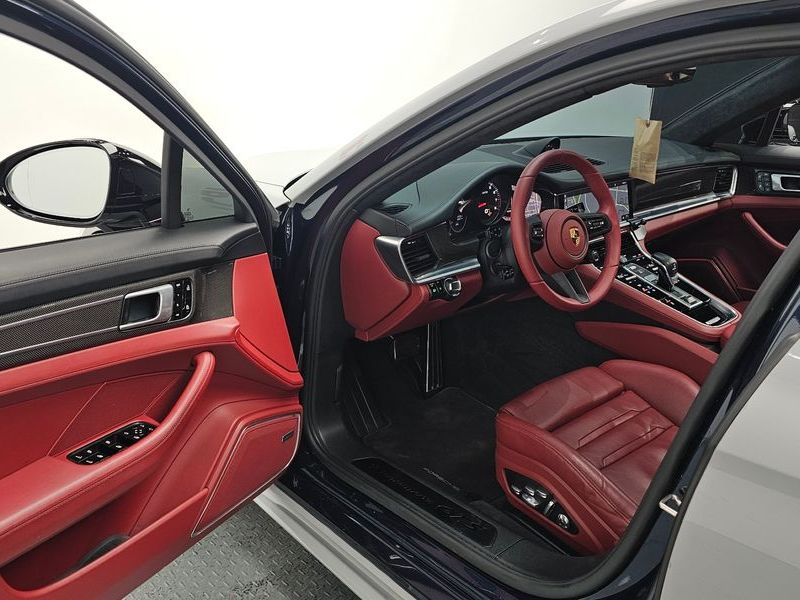 2019 Porsche Panamera 4.0 GTS photo 11