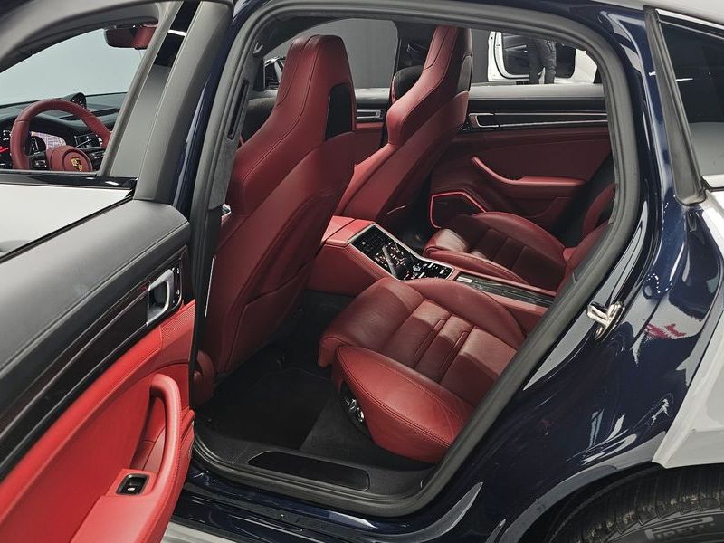 2019 Porsche Panamera 4.0 GTS photo 12