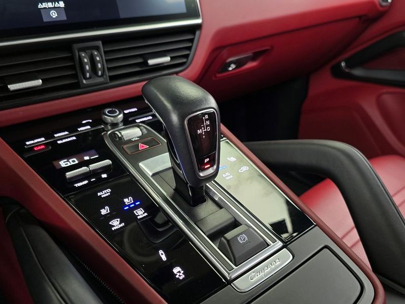 2020 Porsche Cayenne 3.0 photo 9