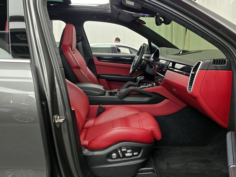 2020 Porsche Cayenne 3.0 photo 12