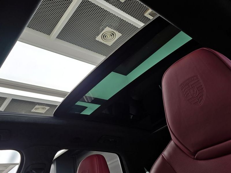 2020 Porsche Cayenne 3.0 photo 18