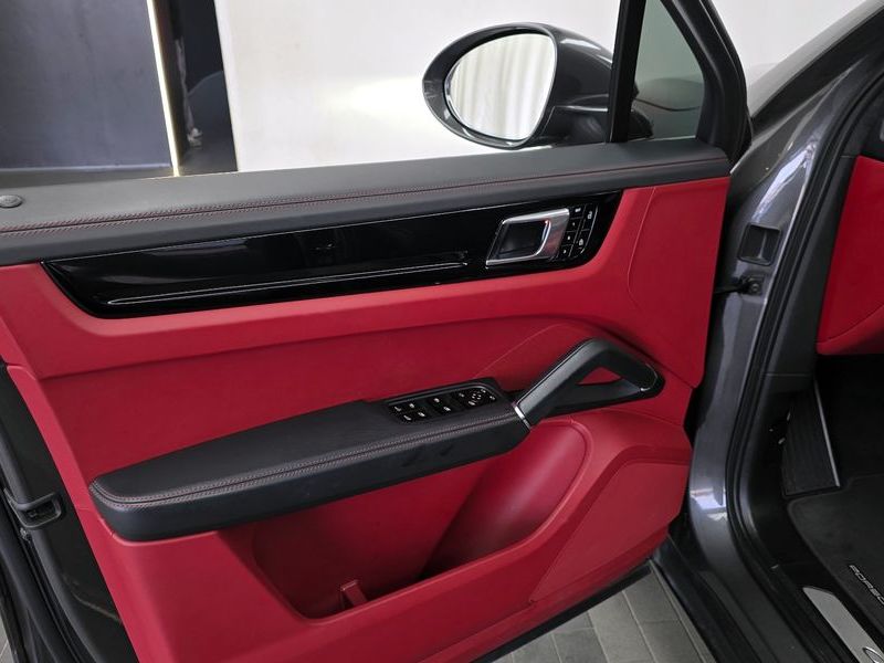 2020 Porsche Cayenne 3.0 photo 24