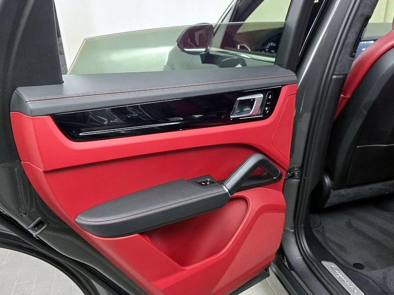 2020 Porsche Cayenne 3.0 photo 25