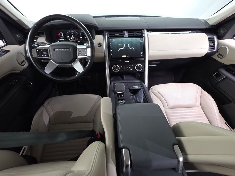 2022 Land Rover Discovery D250 SE photo 7