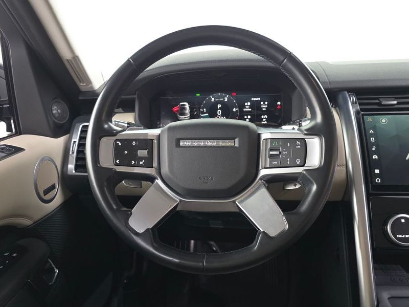2022 Land Rover Discovery D250 SE photo 13