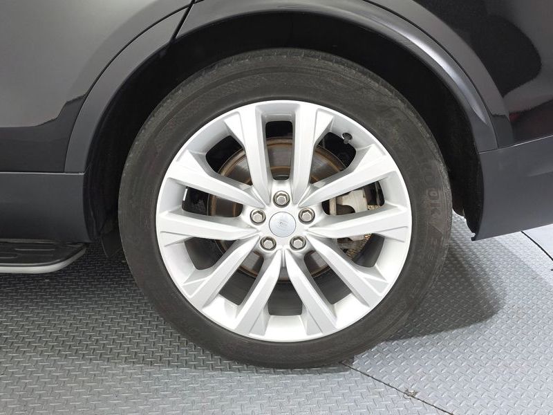 2022 Land Rover Discovery D250 SE photo 21