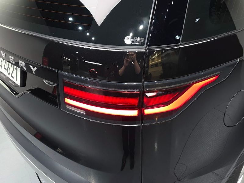 2022 Land Rover Discovery D250 SE photo 23