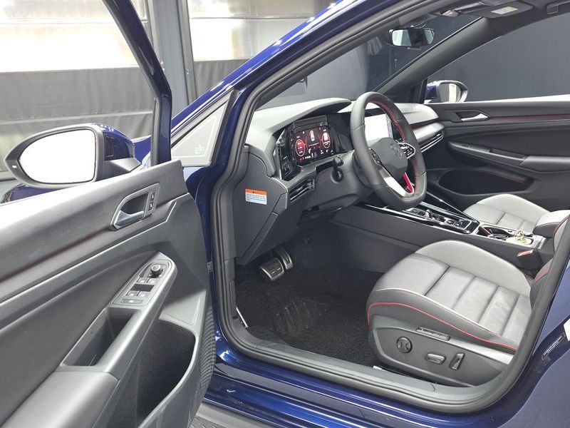 2024 Volkswagen Golf 2.0 GTI photo 10