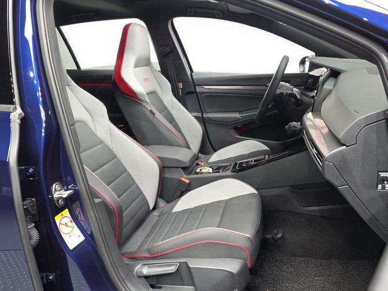 2024 Volkswagen Golf 2.0 GTI photo 11