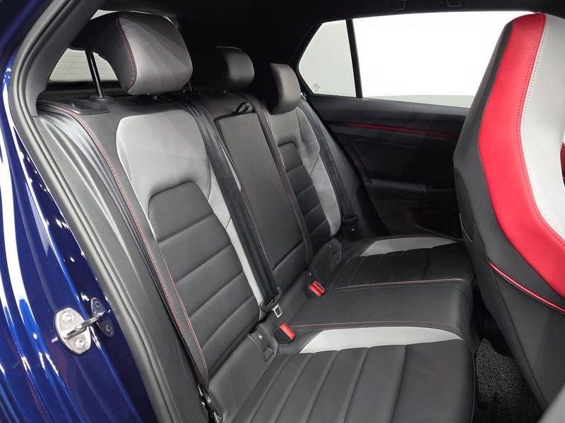 2024 Volkswagen Golf 2.0 GTI photo 12