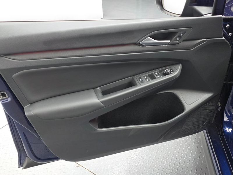 2024 Volkswagen Golf 2.0 GTI photo 24