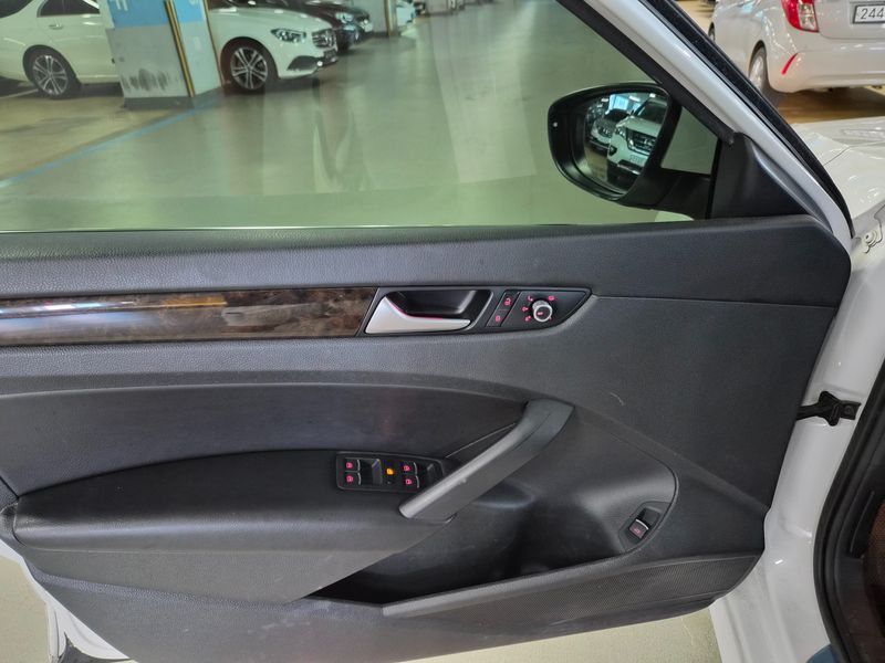 2015 Volkswagen Passat 2.0 TDI B7 photo 9