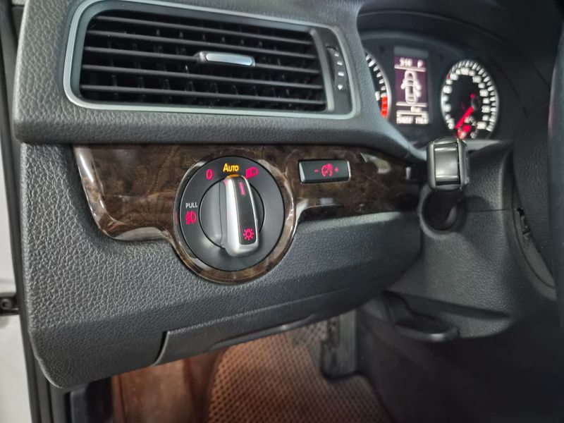 2015 Volkswagen Passat 2.0 TDI B7 photo 10
