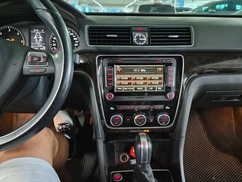 2015 Volkswagen Passat 2.0 TDI B7 photo 13