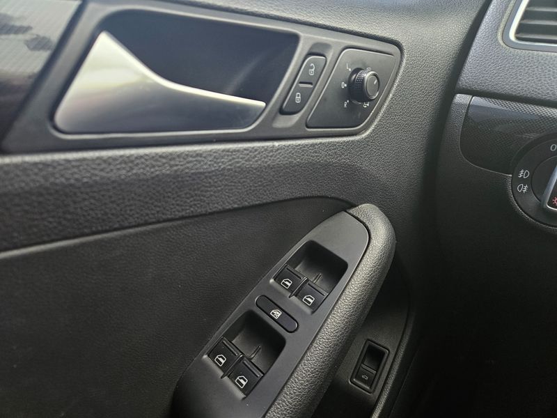 2013 Volkswagen Jetta 2.0 TDI 6th photo 8