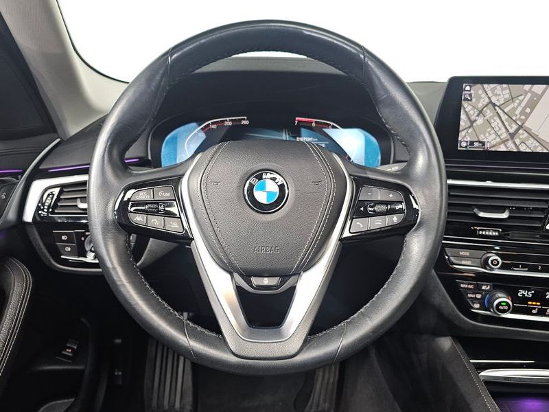 2020 BMW 5 Series 520i Luxury photo 14