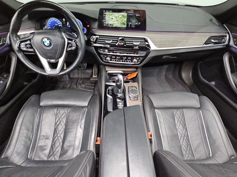 2018 BMW 5 Series 520d M Sport Package Plus photo 7