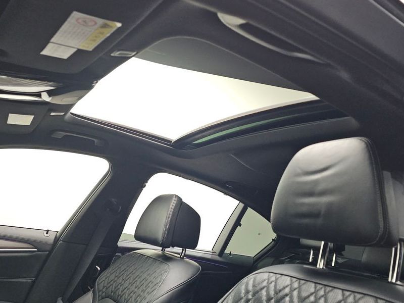 2018 BMW 5 Series 520d M Sport Package Plus photo 18