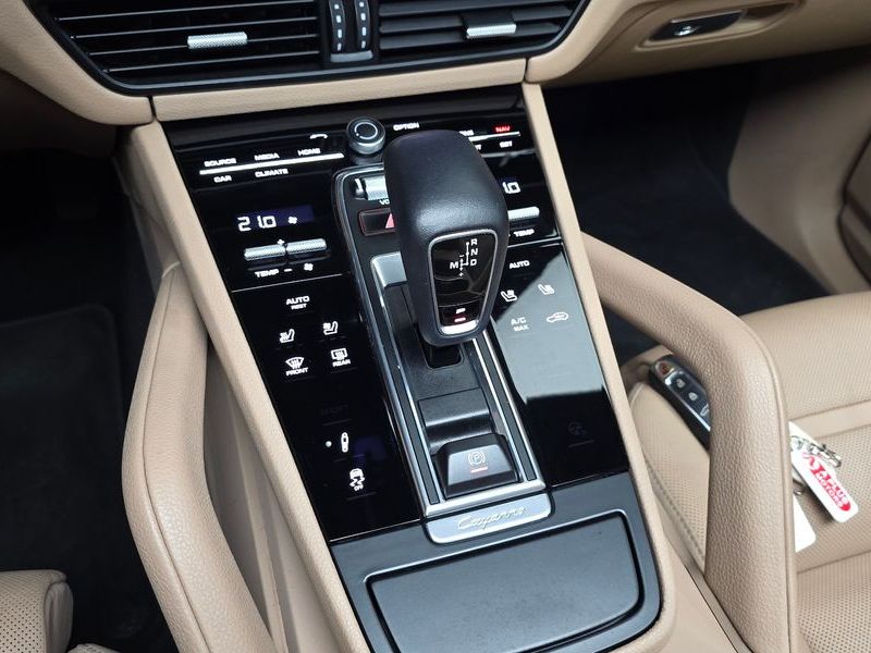 2021 Porsche Cayenne 3.0 photo 9
