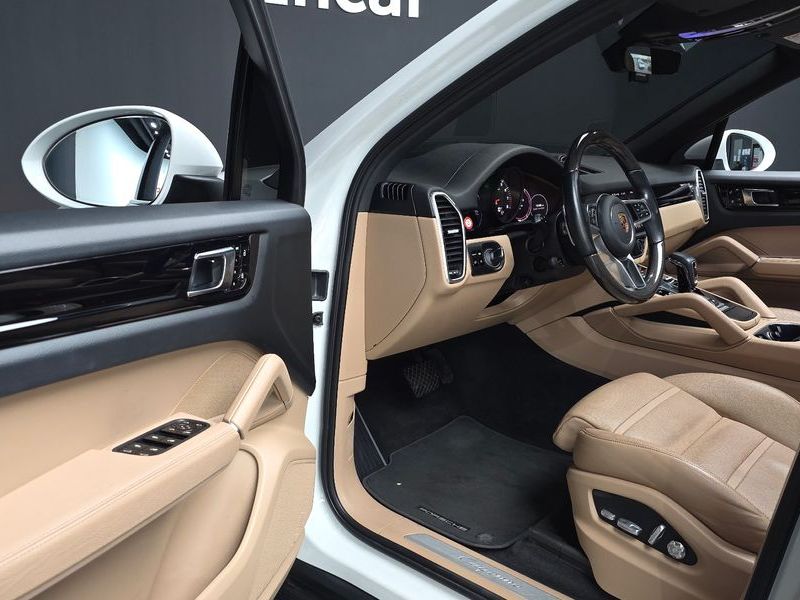 2021 Porsche Cayenne 3.0 photo 11