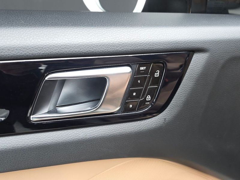 2021 Porsche Cayenne 3.0 photo 18