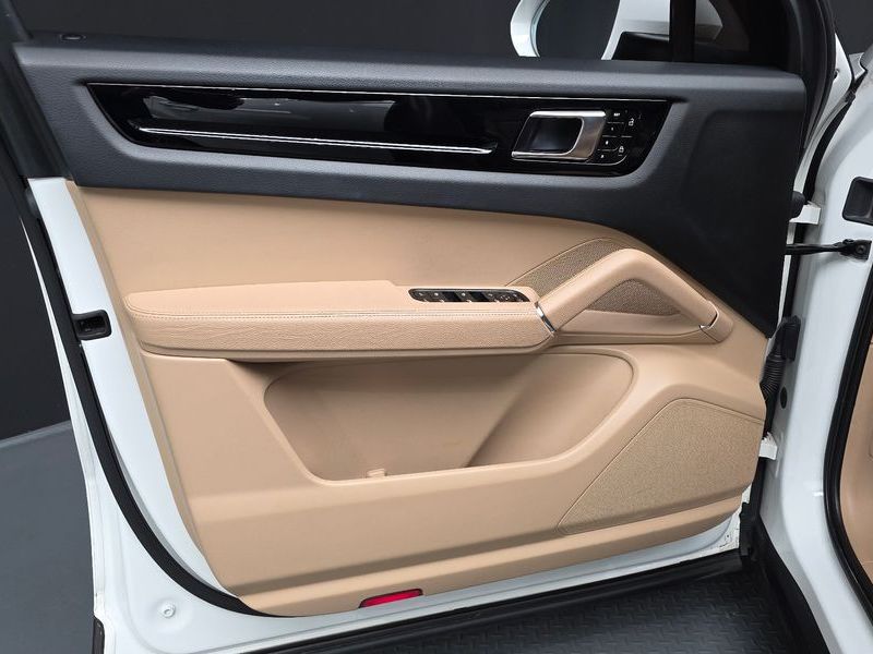 2021 Porsche Cayenne 3.0 photo 24