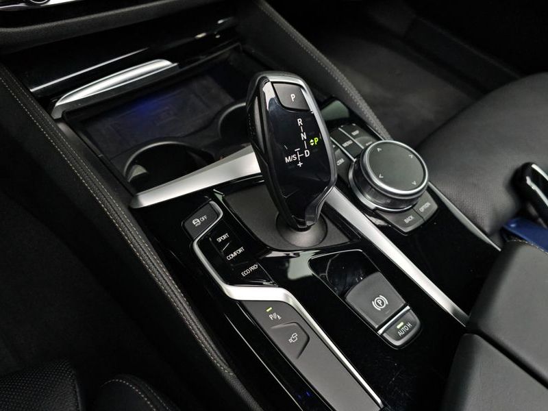 2019 BMW 5 Series 520d xDrive M Sport Package Plus photo 9