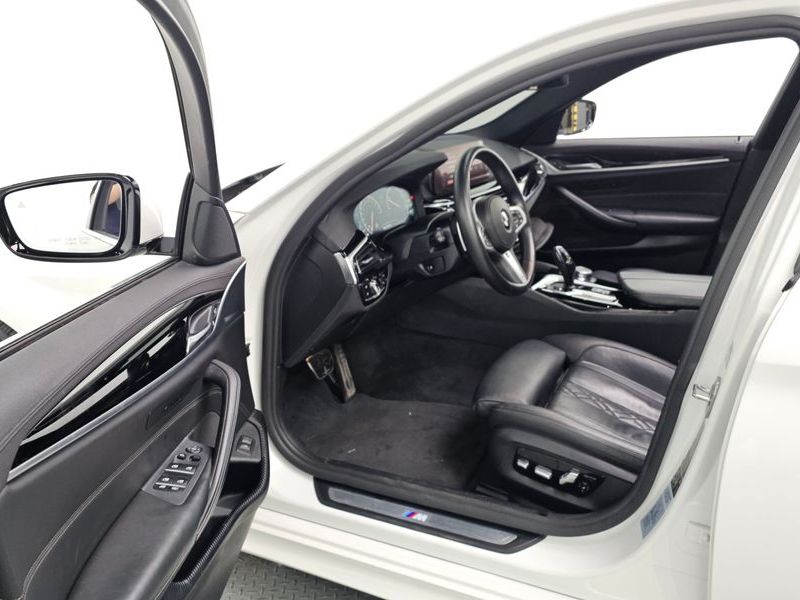 2019 BMW 5 Series 520d xDrive M Sport Package Plus photo 10
