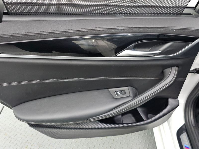 2019 BMW 5 Series 520d xDrive M Sport Package Plus photo 24