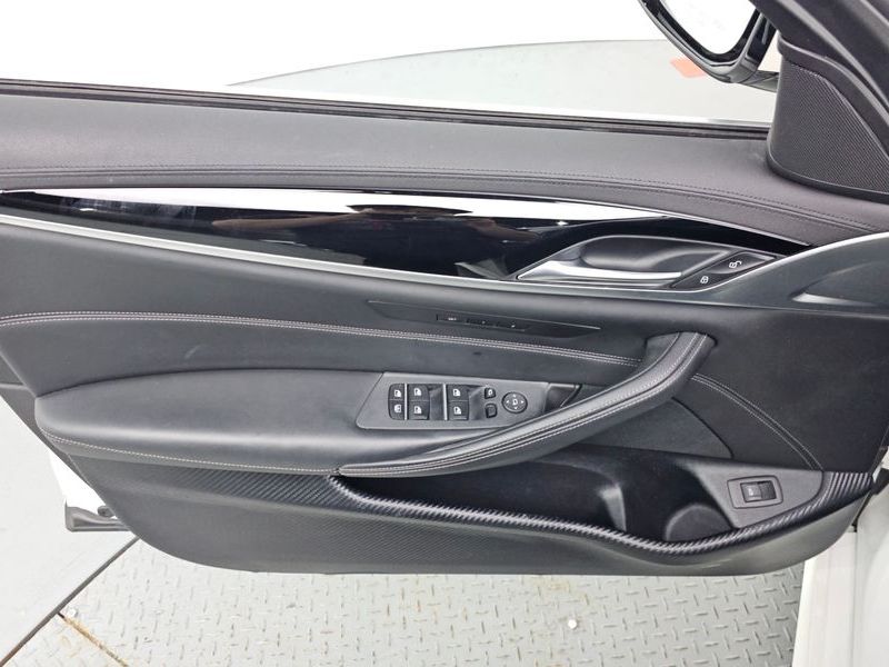 2019 BMW 5 Series 520d xDrive M Sport Package Plus photo 25