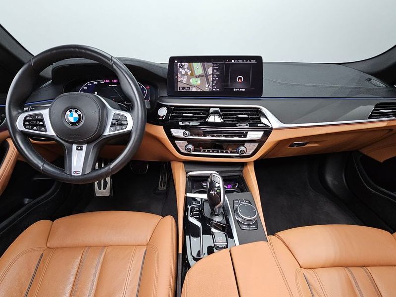 2021 BMW 5 Series 520i M Sport photo 7