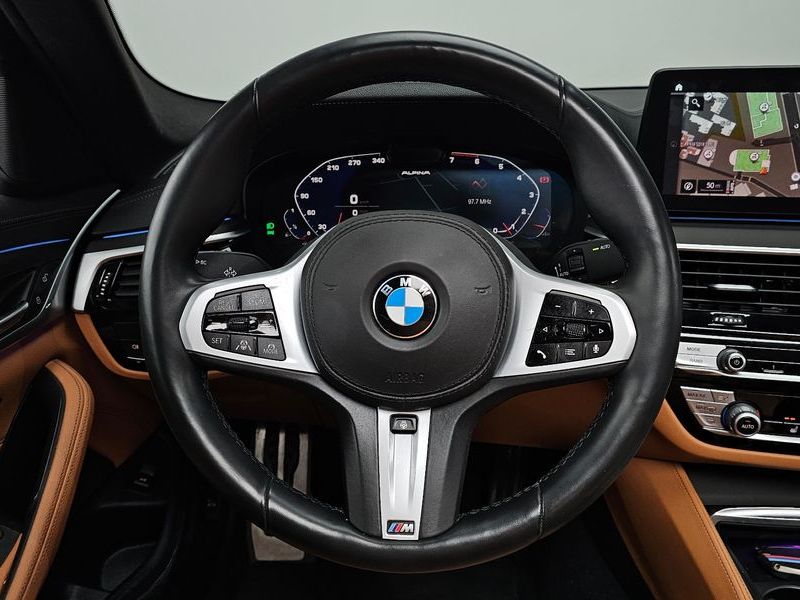 2021 BMW 5 Series 520i M Sport photo 13