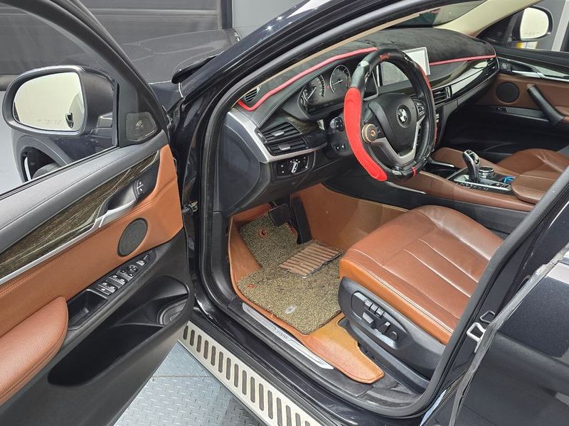2015 BMW X6 xDrive 30d photo 10